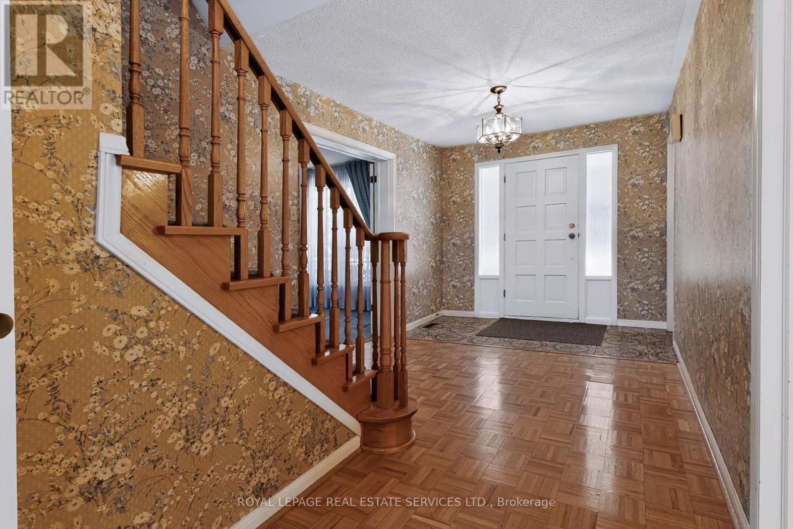 1326 Prince Albert Court Property Photo 6