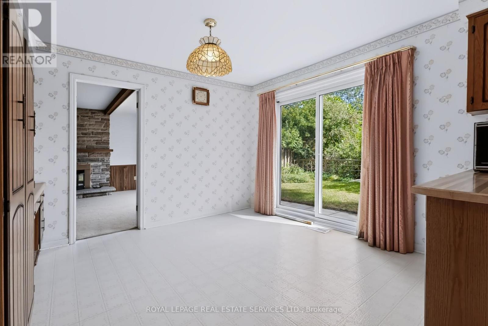 1326 Prince Albert Court Property Photo 11