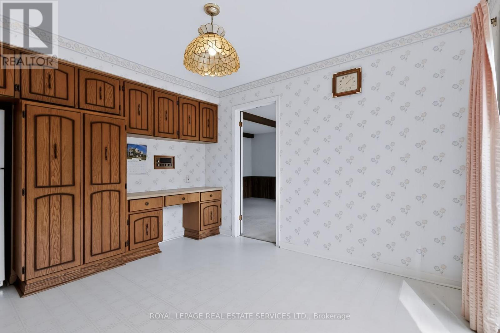 1326 Prince Albert Court Property Photo 12