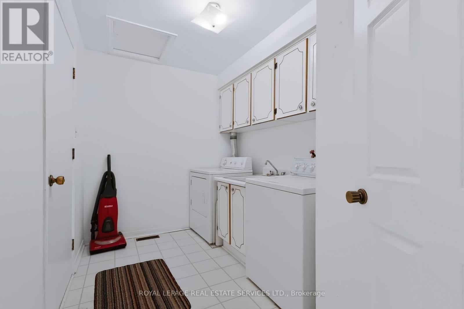 1326 Prince Albert Court Property Photo 22