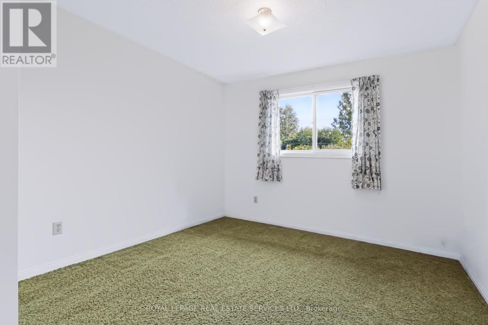 1326 Prince Albert Court Property Photo 30