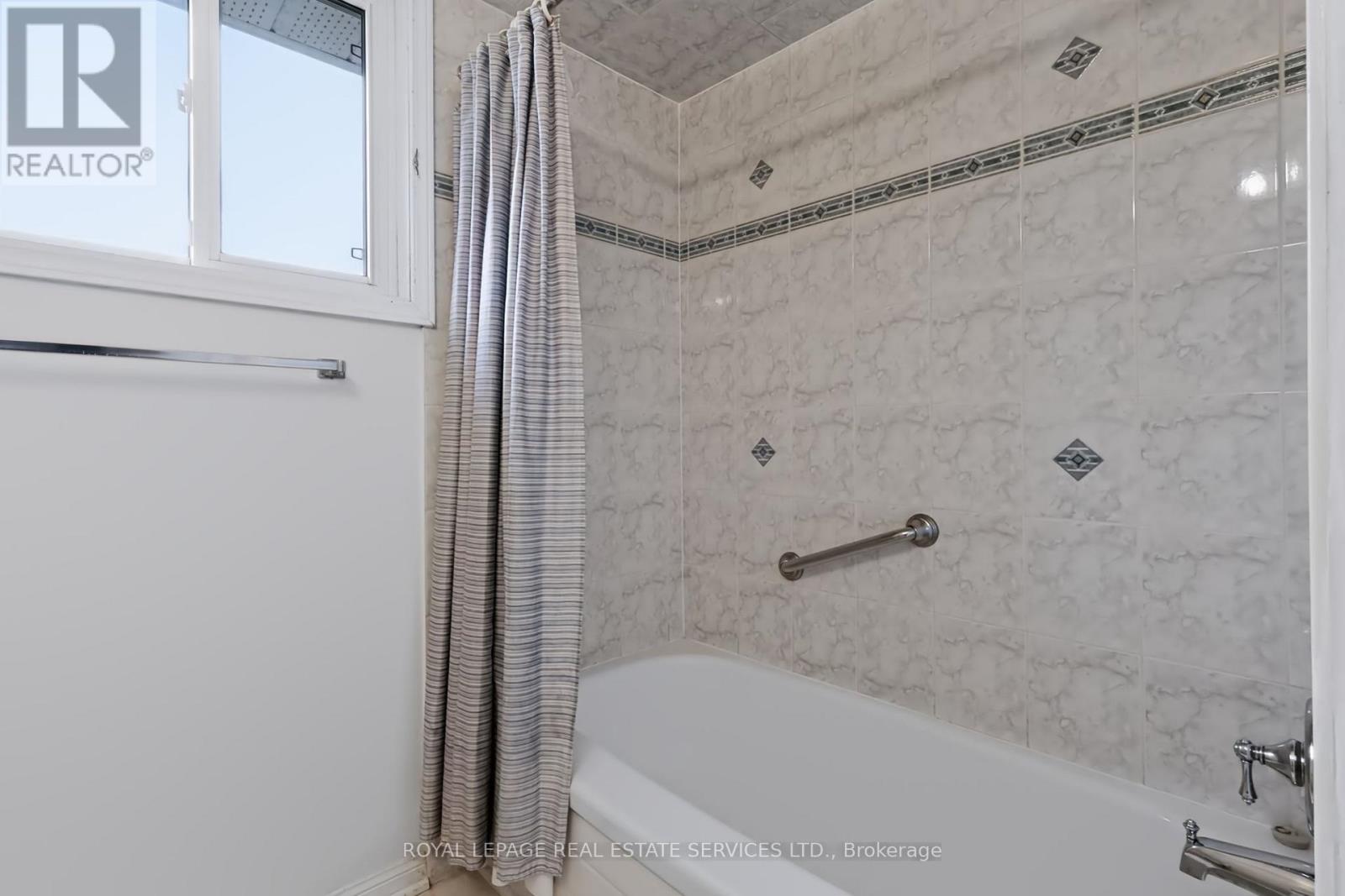 1326 Prince Albert Court Property Photo 32