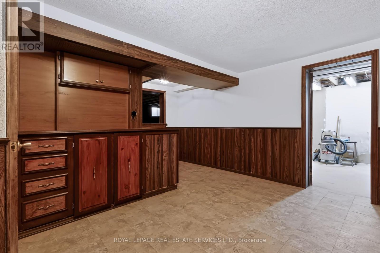 1326 Prince Albert Court Property Photo 34
