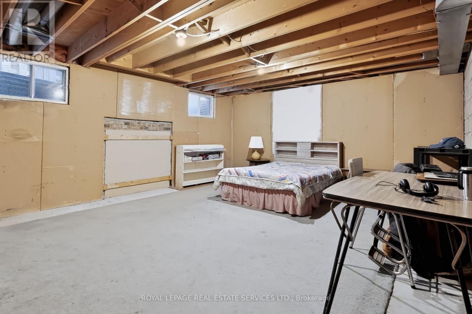 1326 Prince Albert Court Property Photo 37