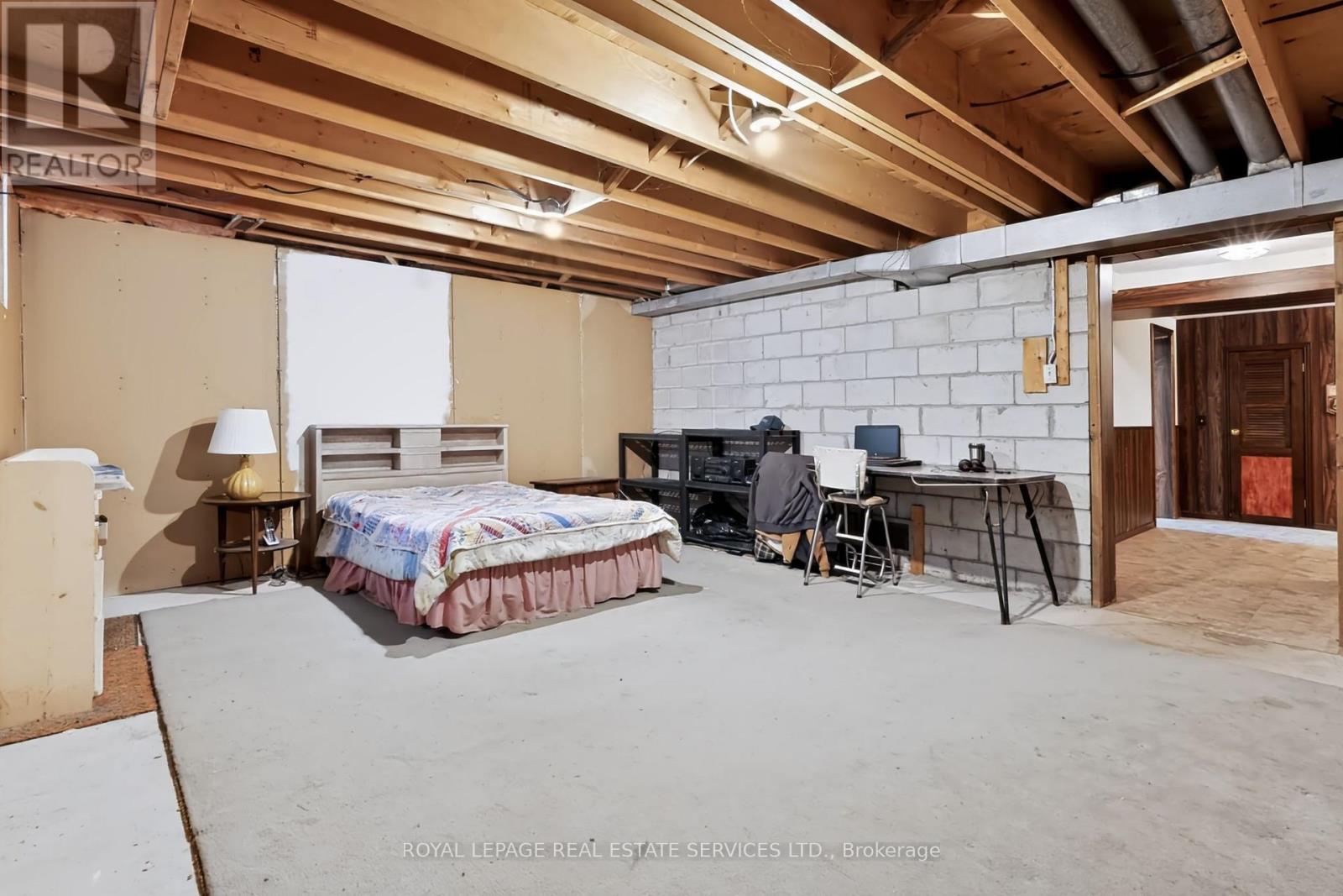 1326 Prince Albert Court Property Photo 38