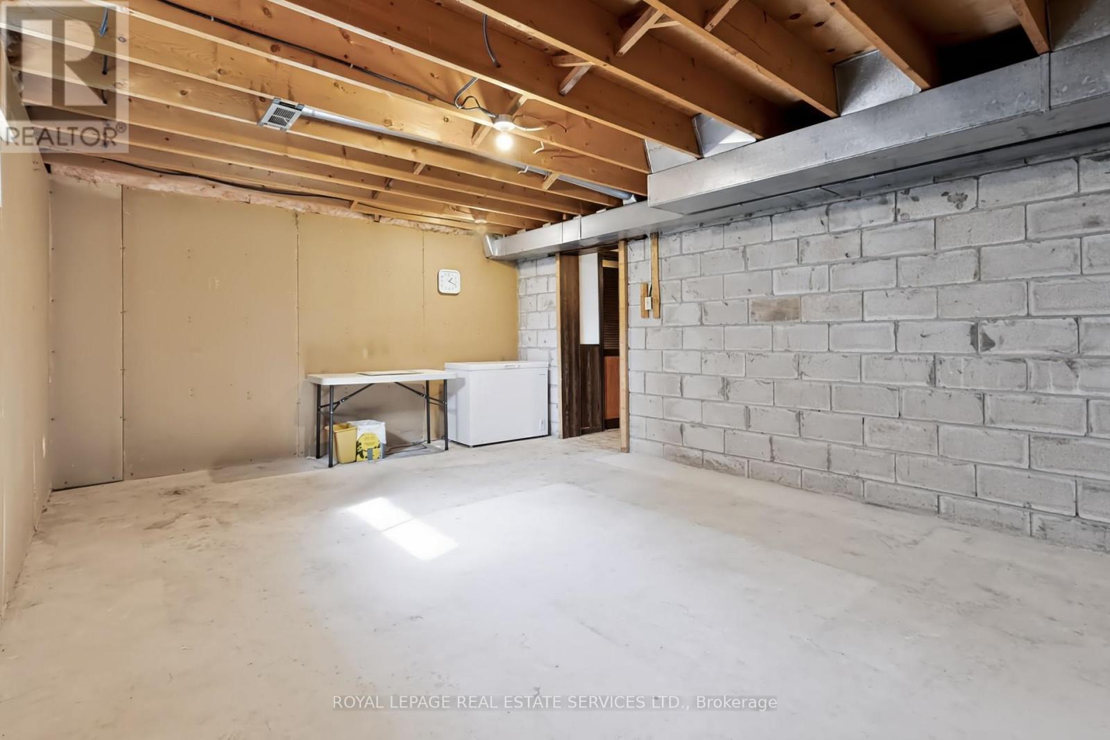 1326 Prince Albert Court Property Photo 40
