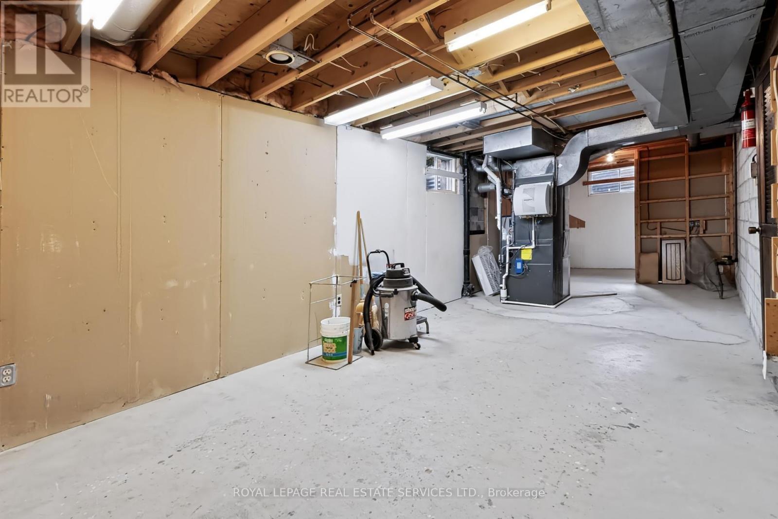 1326 Prince Albert Court Property Photo 41