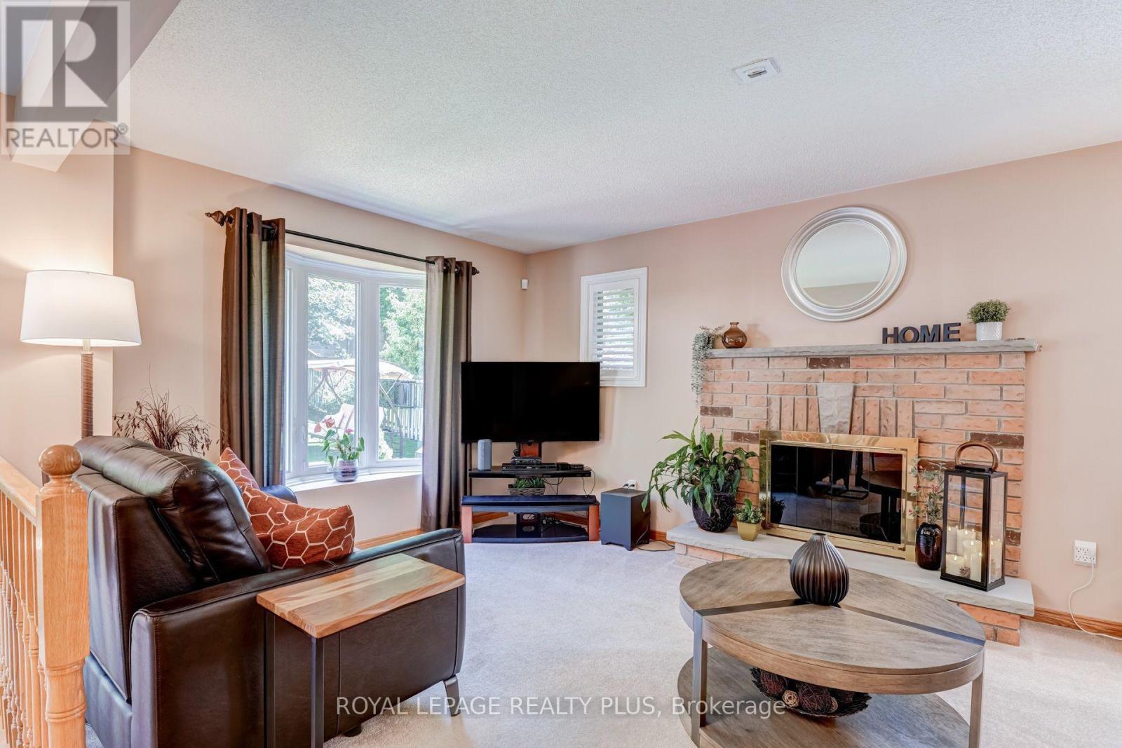 1459 Ravensmoor Crescent Property Photo 11