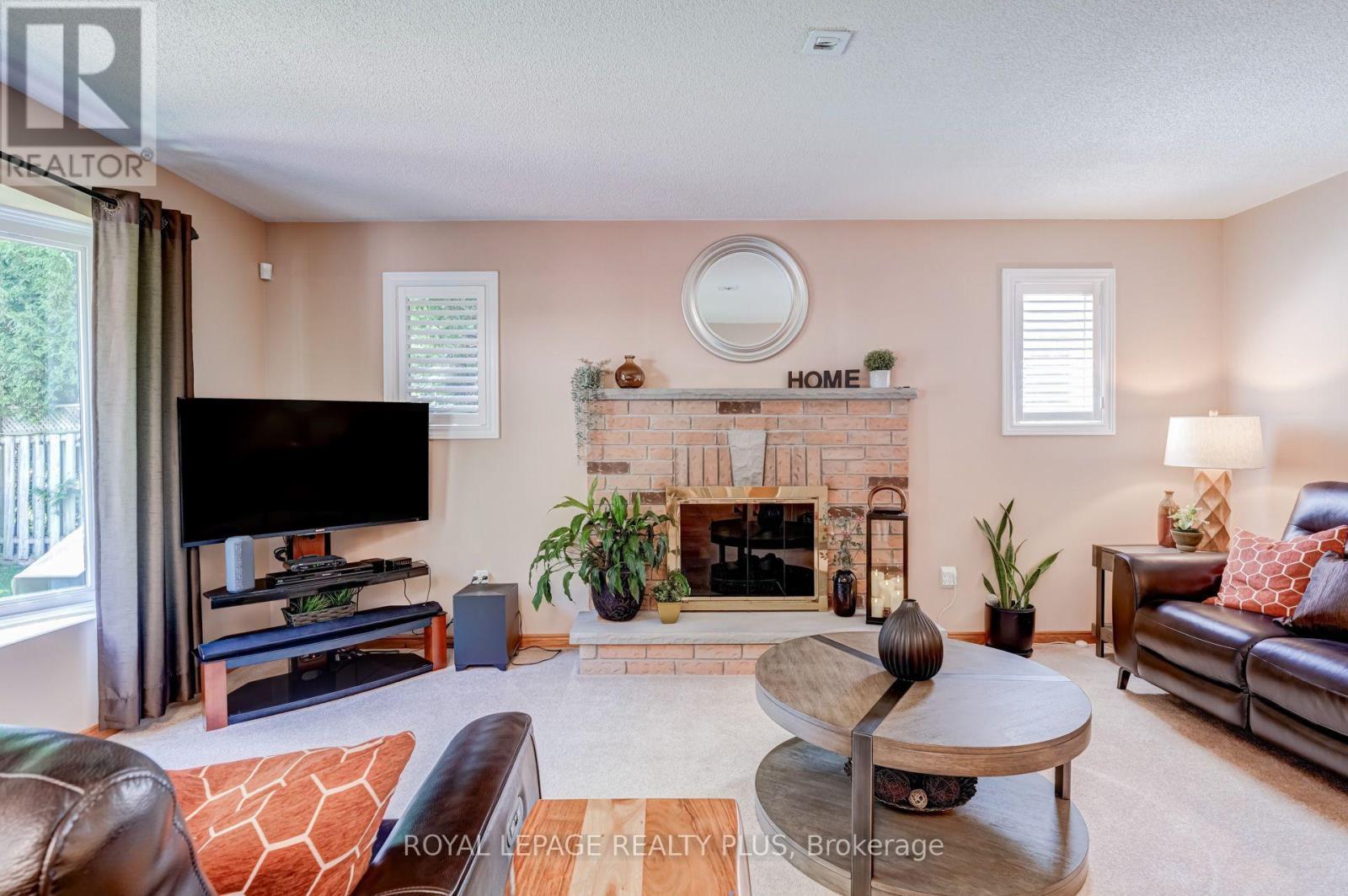1459 Ravensmoor Crescent Property Photo 12