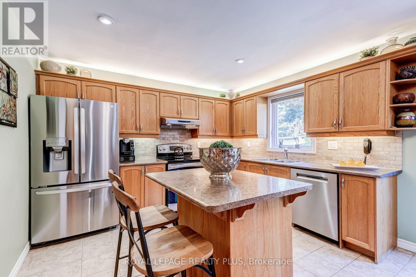 1459 Ravensmoor Crescent Property Photo 17