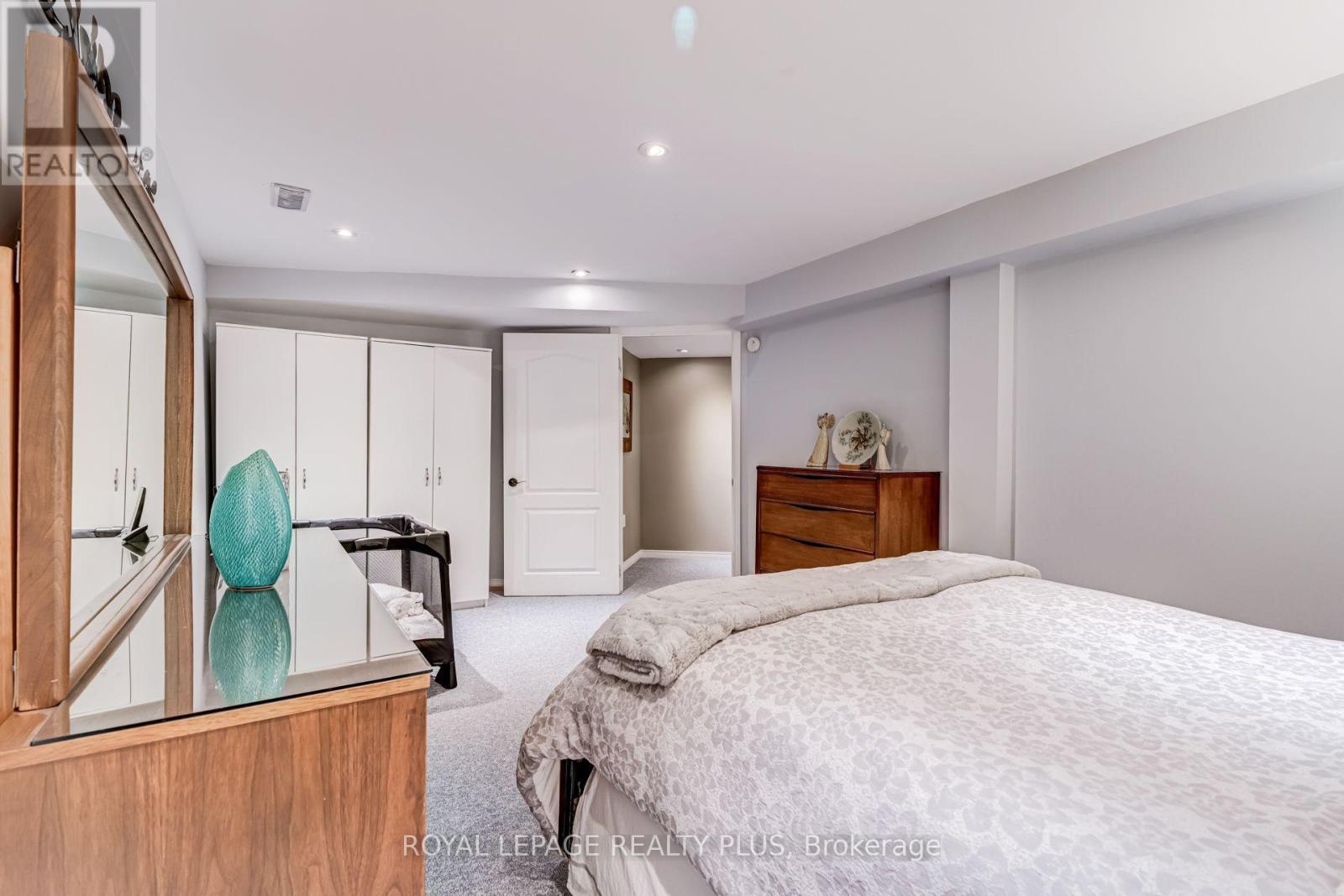 1459 Ravensmoor Crescent Property Photo 36