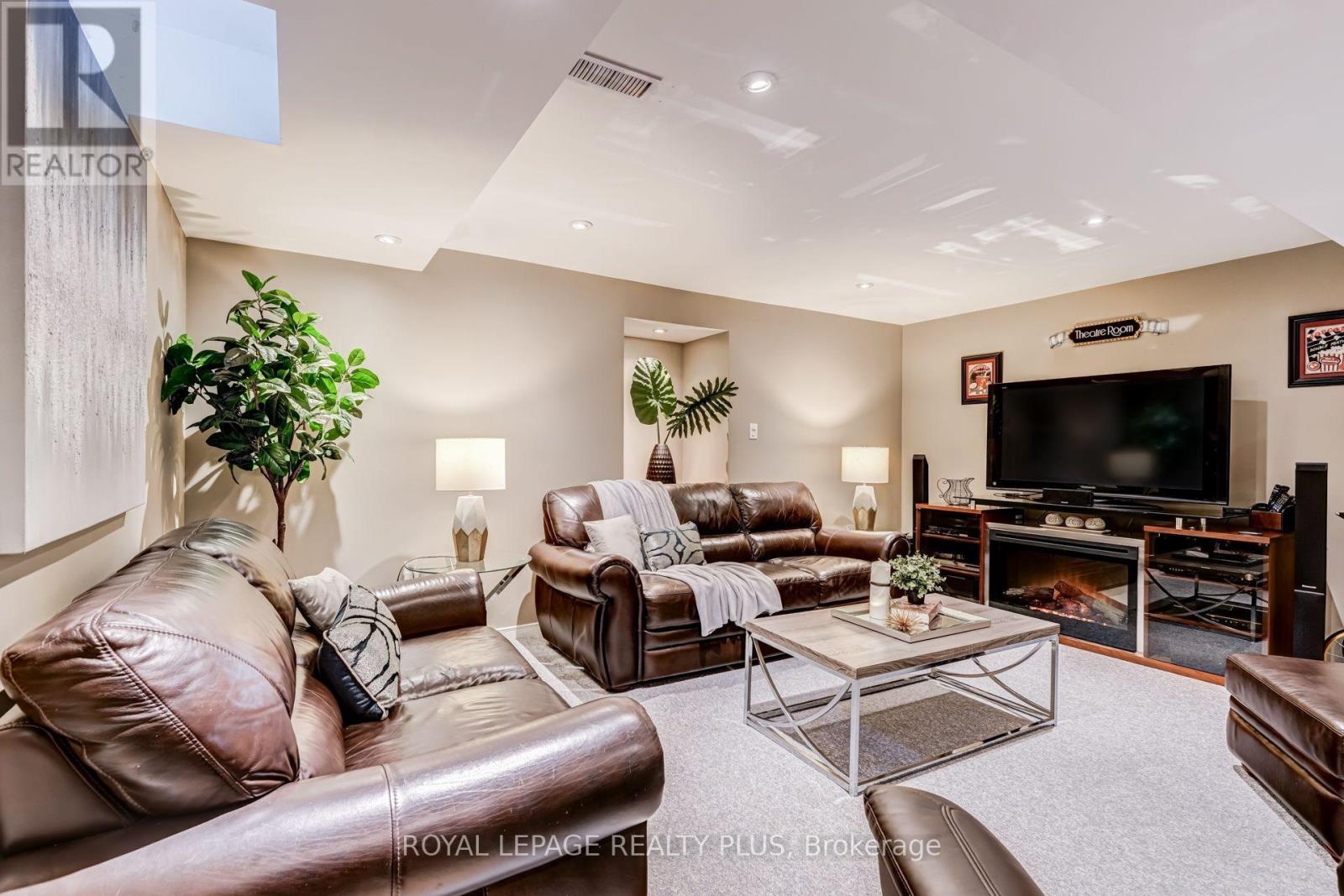 1459 Ravensmoor Crescent Property Photo 41