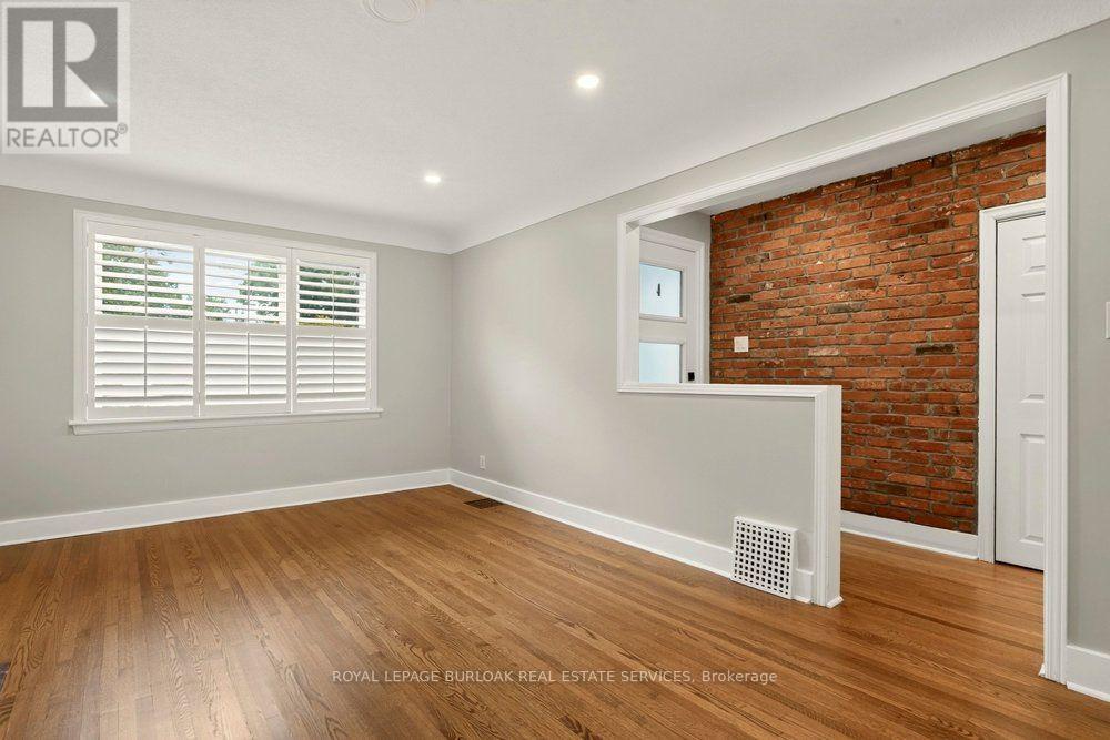 977 Long Drive Property Photo 8