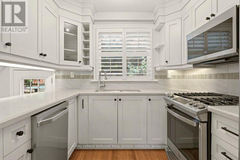 977 Long Drive Property Photo 11
