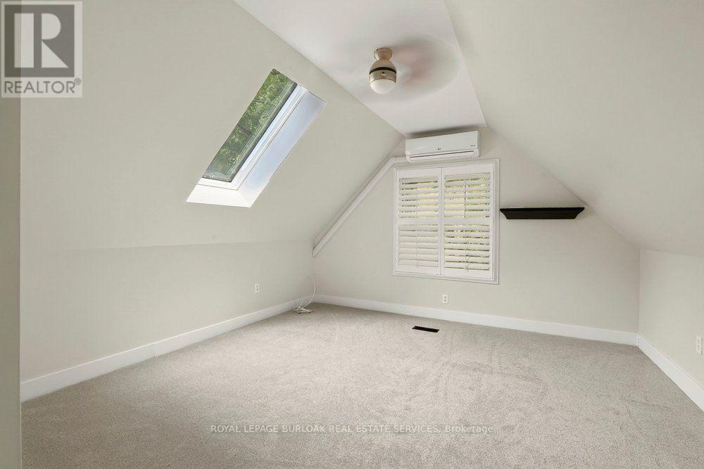 977 Long Drive Property Photo 21