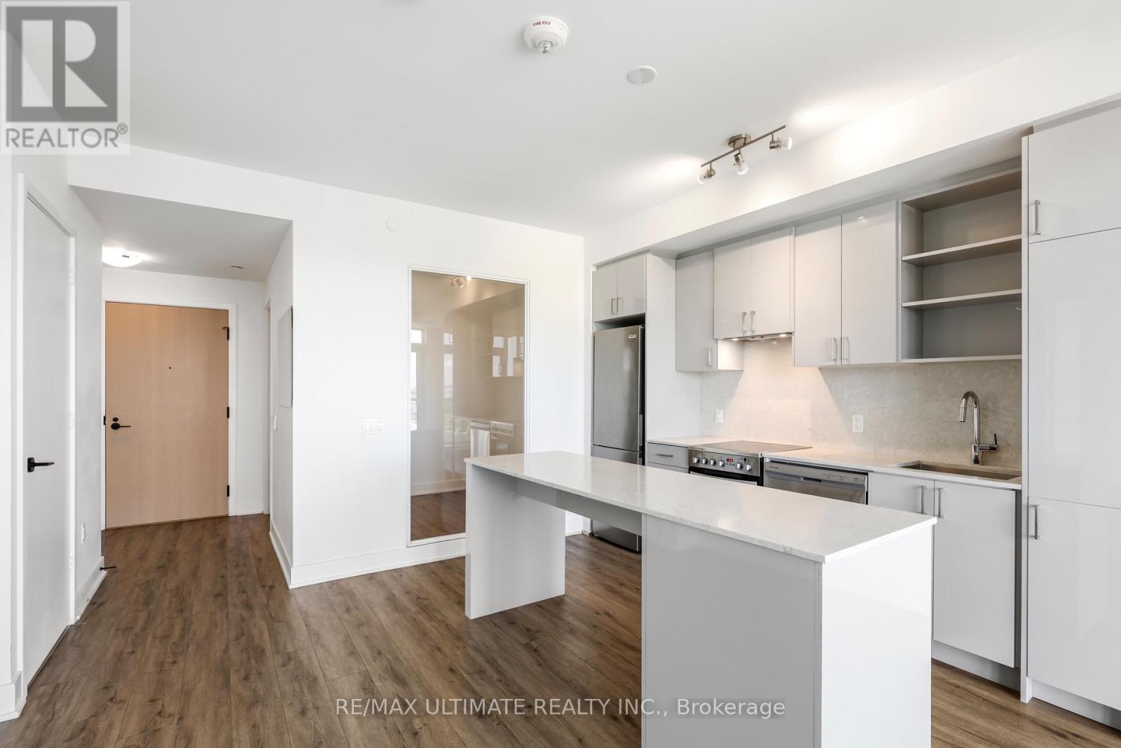 906 - 50 George Butchart Drive Property Photo 12