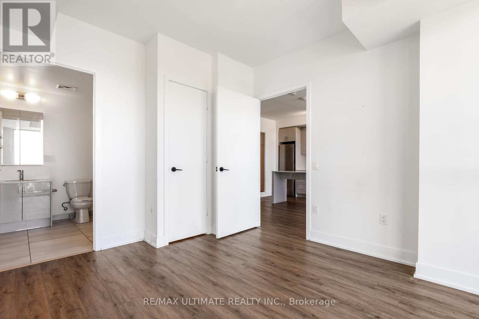 906 - 50 George Butchart Drive Property Photo 14