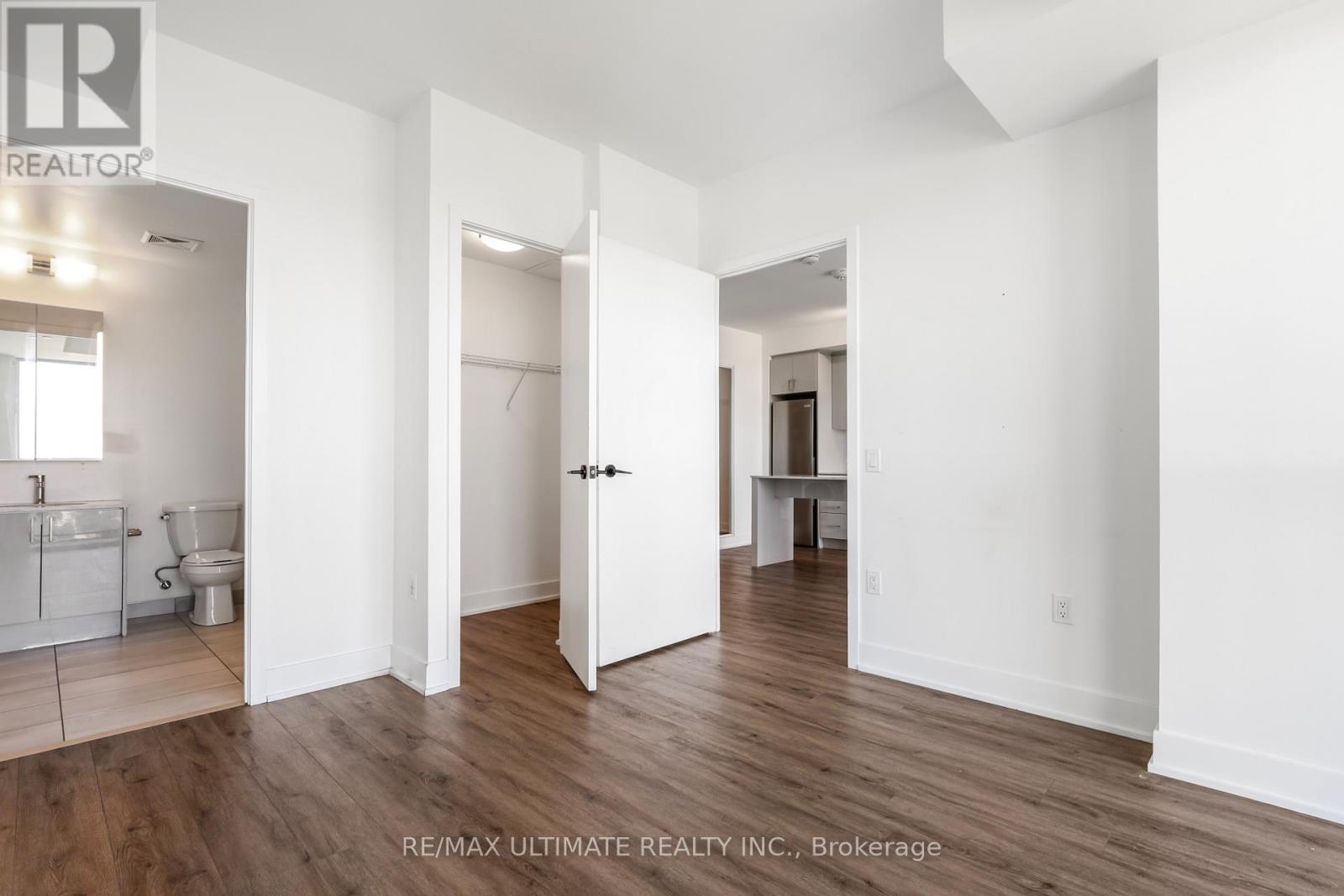 906 - 50 George Butchart Drive Property Photo 15