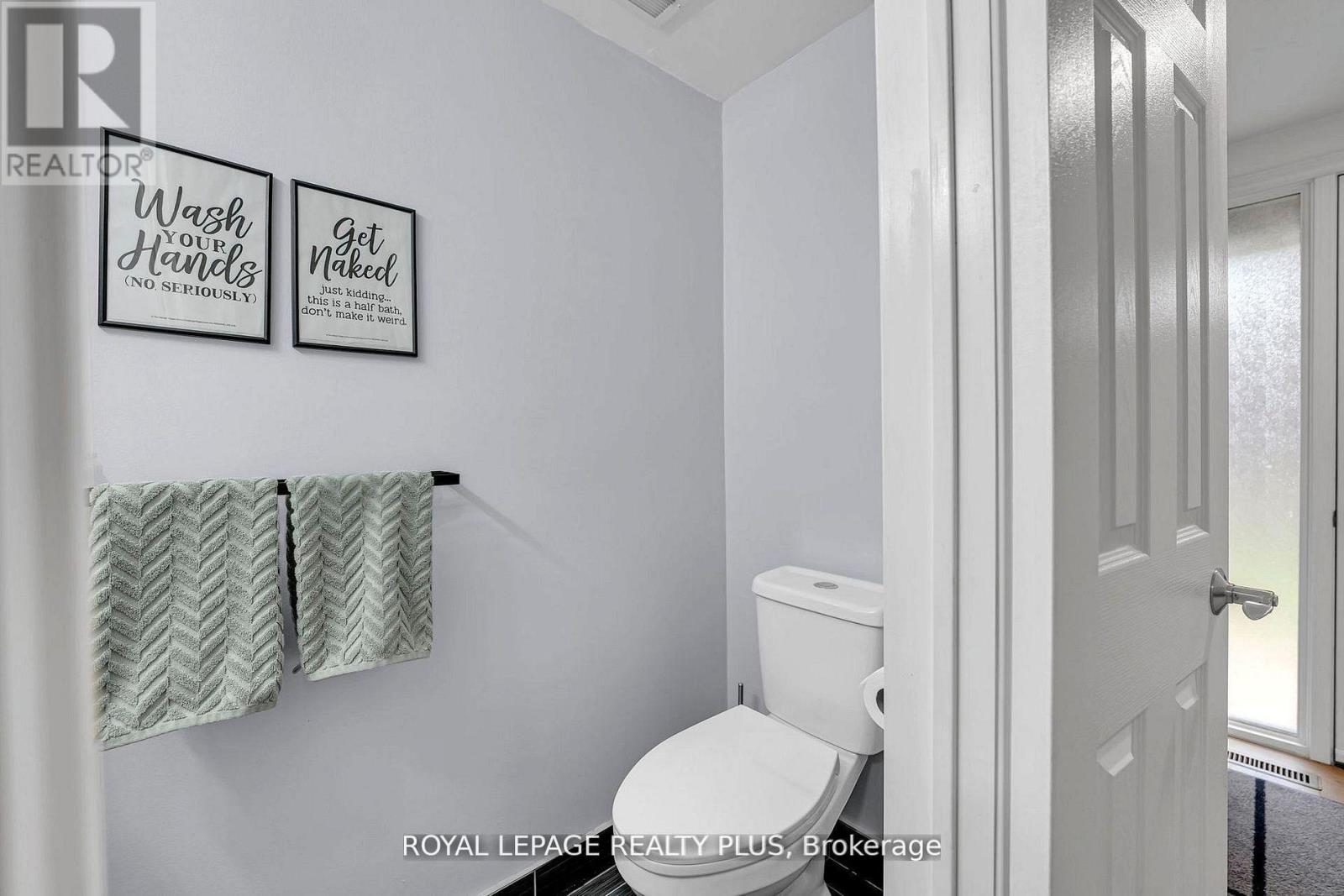 20 - 1755 Rathburn Road E Property Photo 8