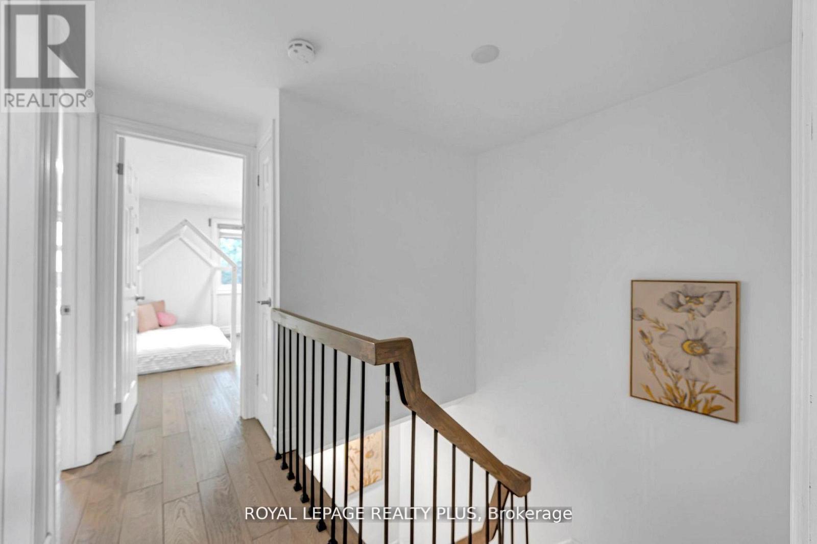 20 - 1755 Rathburn Road E Property Photo 23