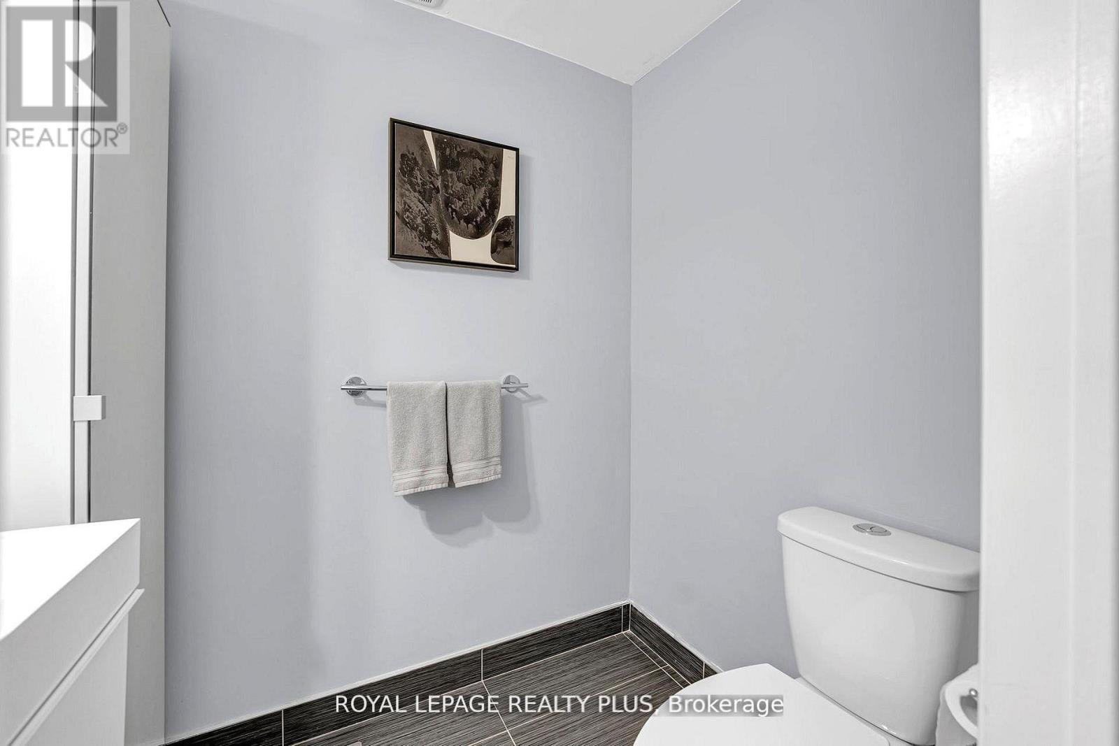 20 - 1755 Rathburn Road E Property Photo 27