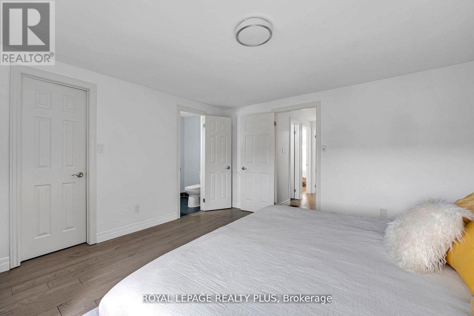 20 - 1755 Rathburn Road E Property Photo 28