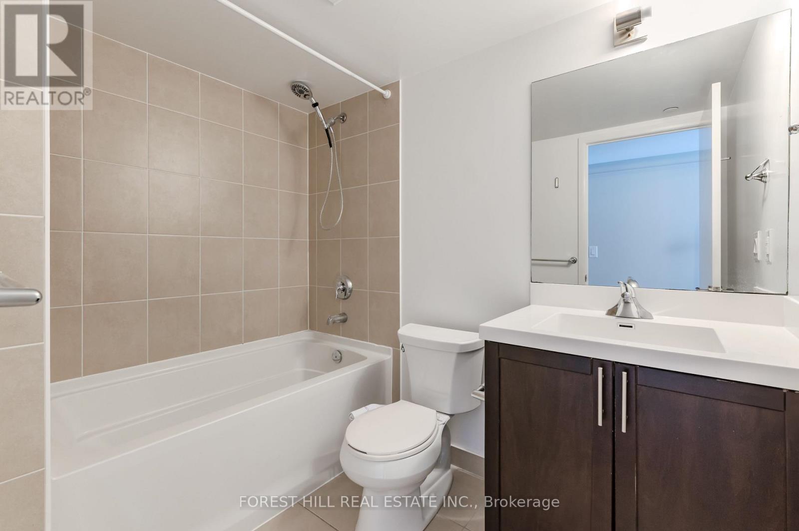 734 - 830 Lawrence Avenue W Property Photo 14