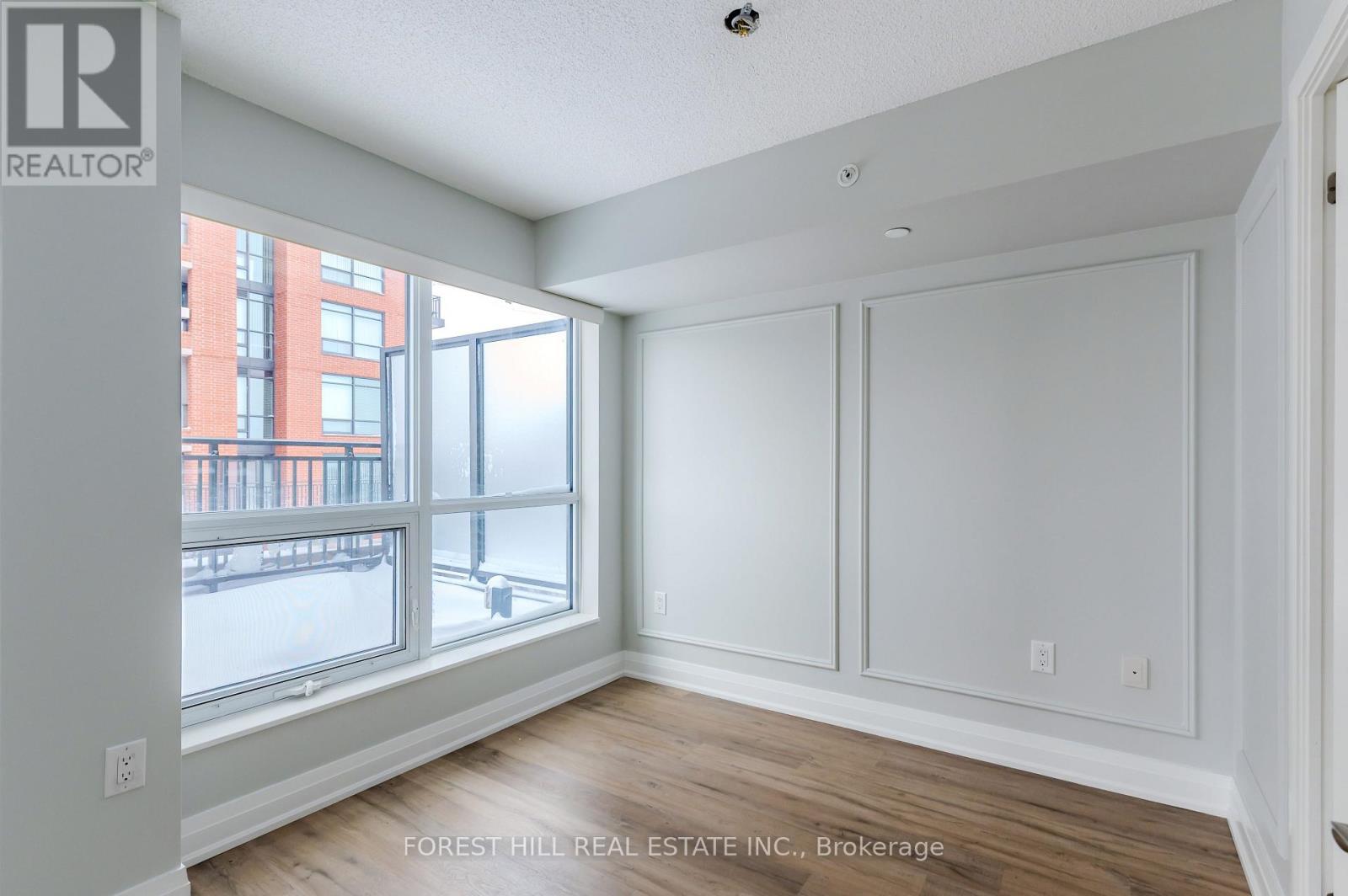 734 - 830 Lawrence Avenue W Property Photo 15