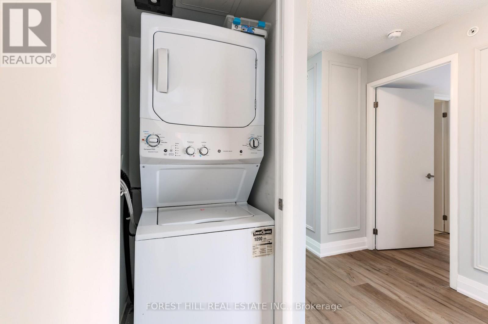 734 - 830 Lawrence Avenue W Property Photo 19