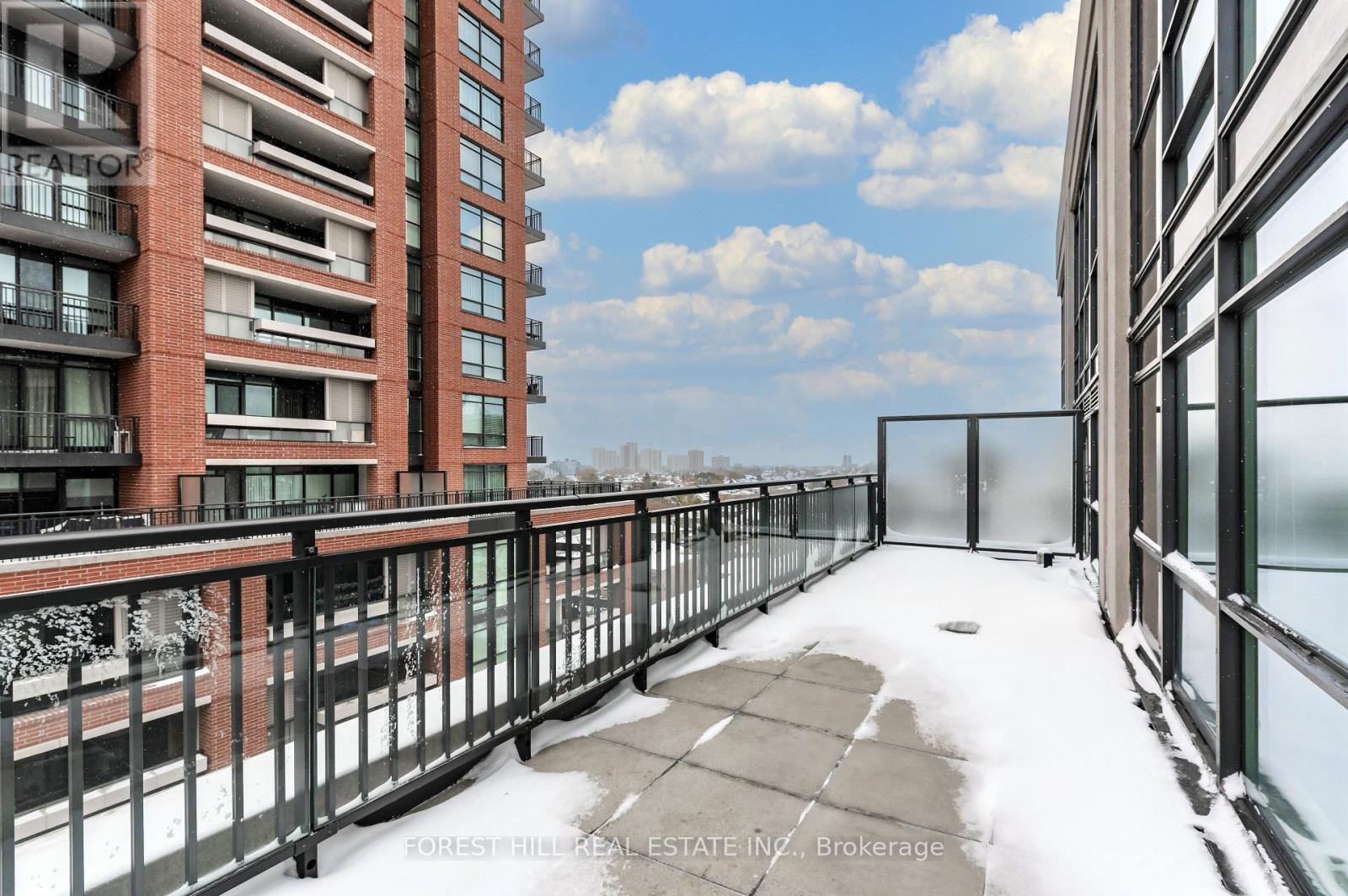734 - 830 Lawrence Avenue W Property Photo 21