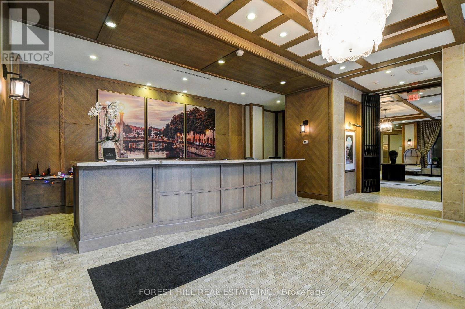 734 - 830 Lawrence Avenue W Property Photo 25