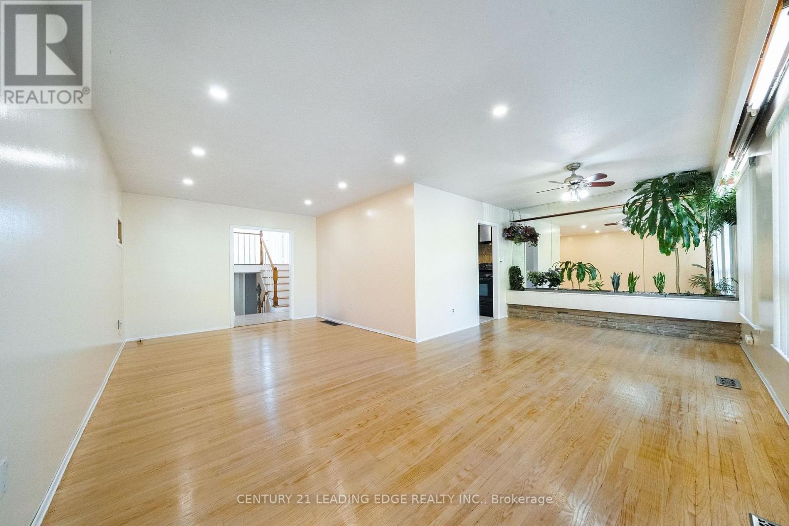 63 Mercury Road Property Photo 6