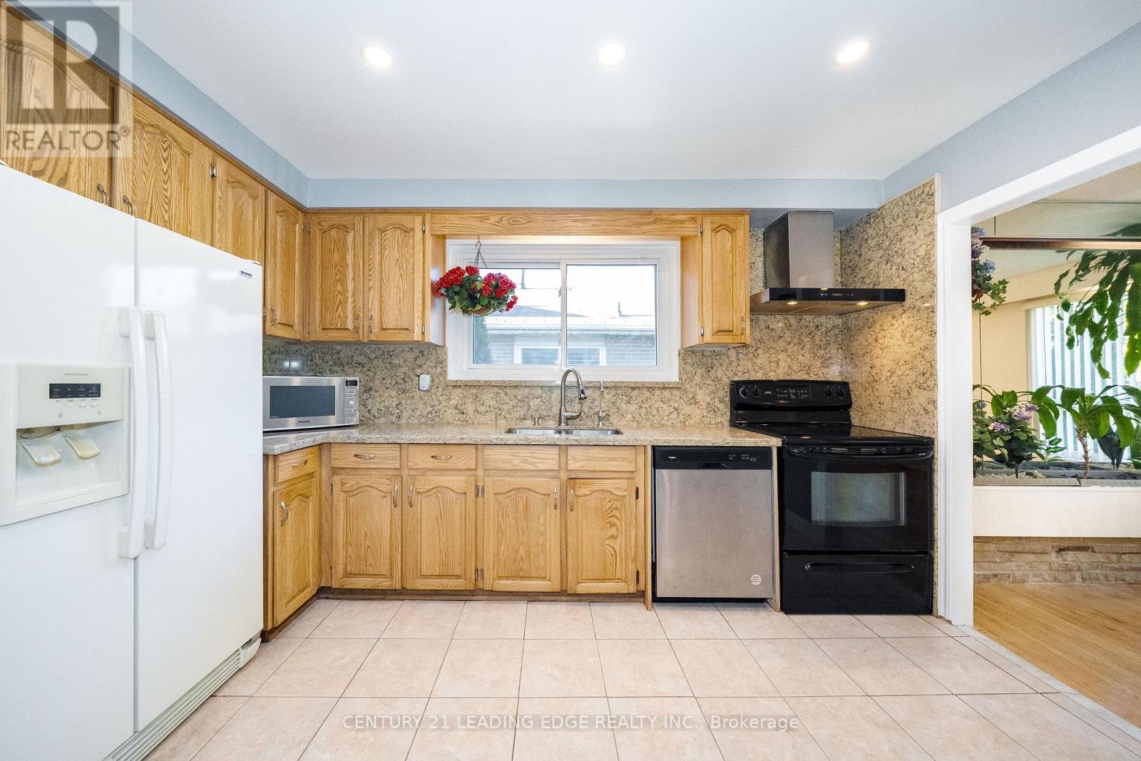 63 Mercury Road Property Photo 11