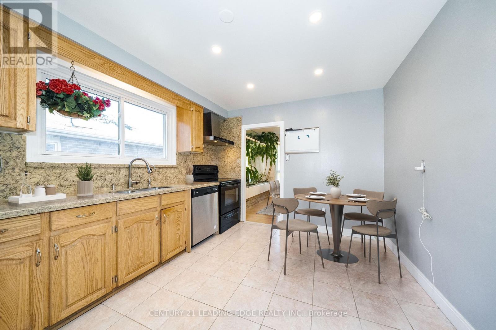63 Mercury Road Property Photo 12