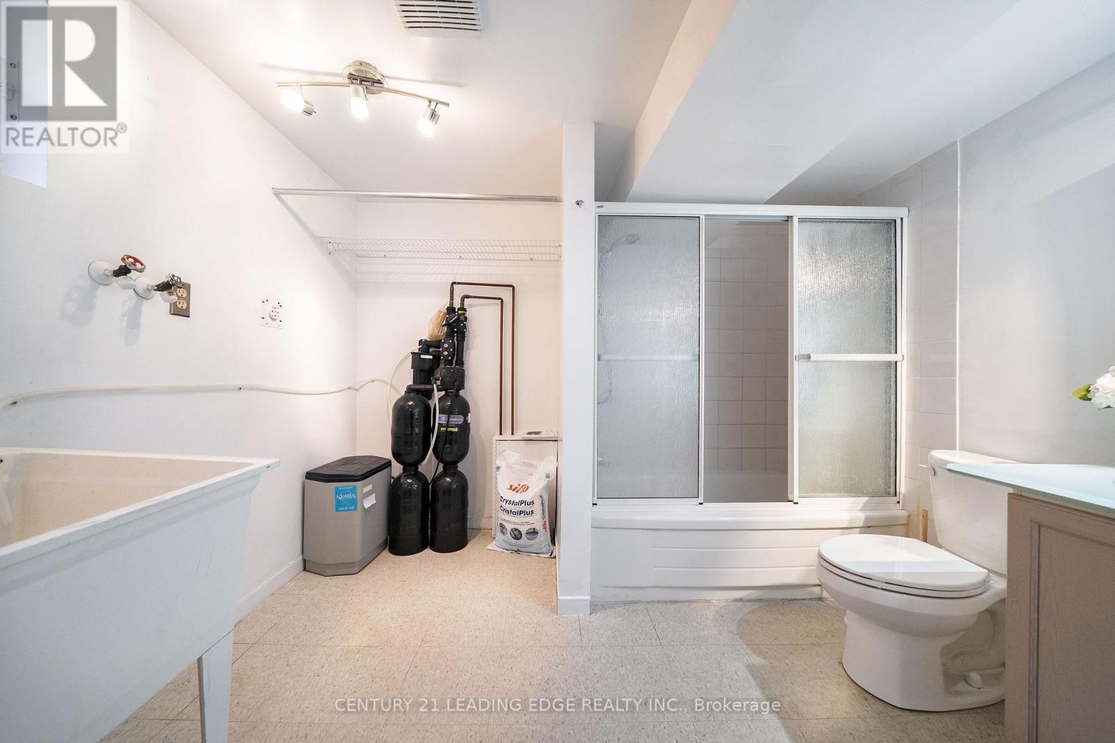 63 Mercury Road Property Photo 35