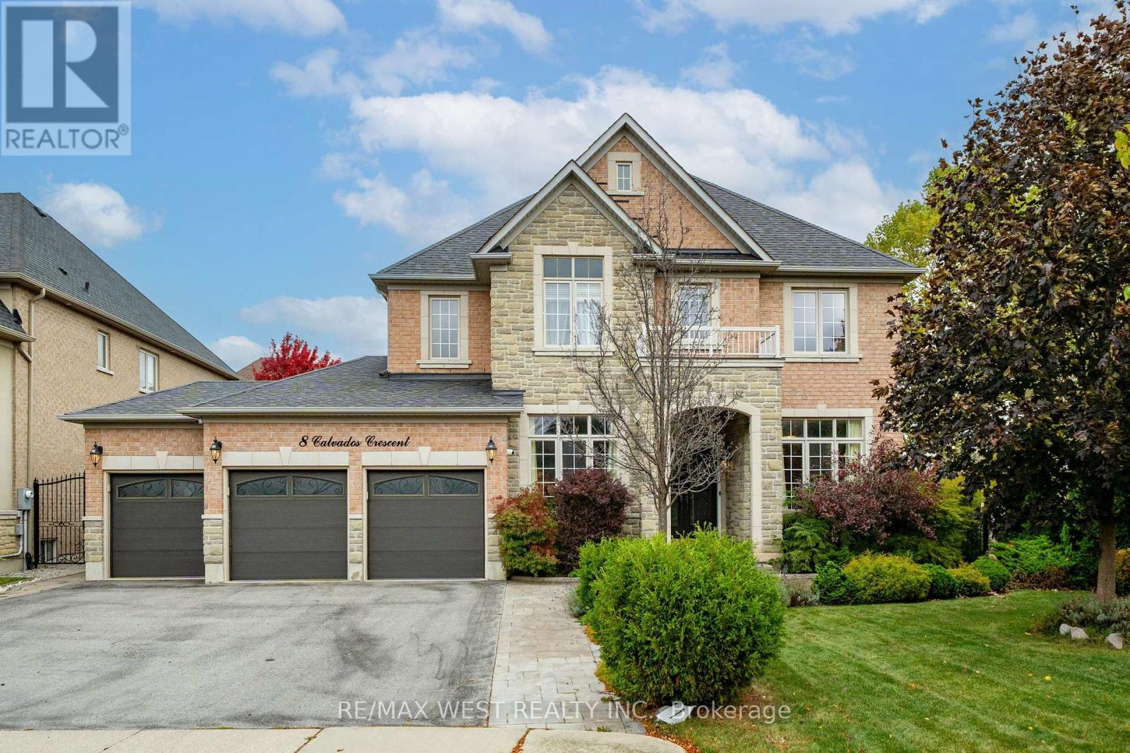 8 Calvados Crescent Property Photo 1