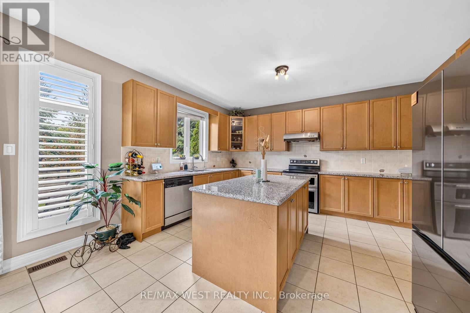 8 Calvados Crescent Property Photo 6