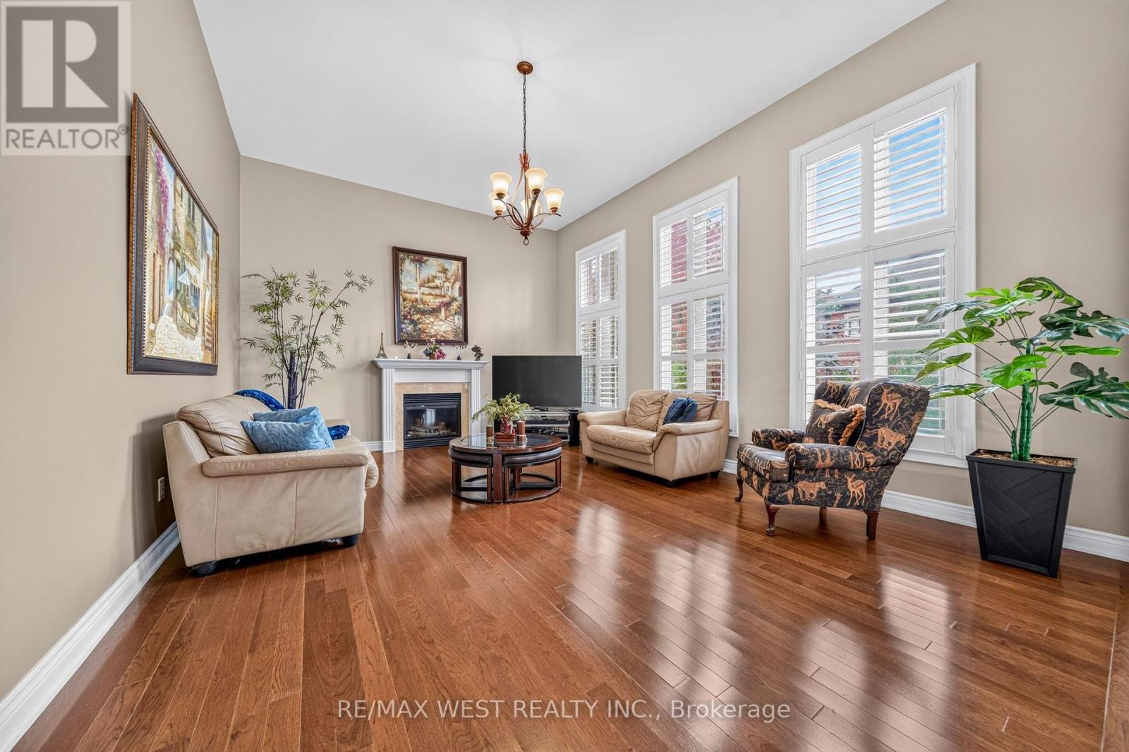 8 Calvados Crescent Property Photo 7