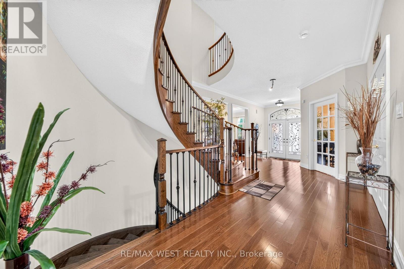 8 Calvados Crescent Property Photo 9