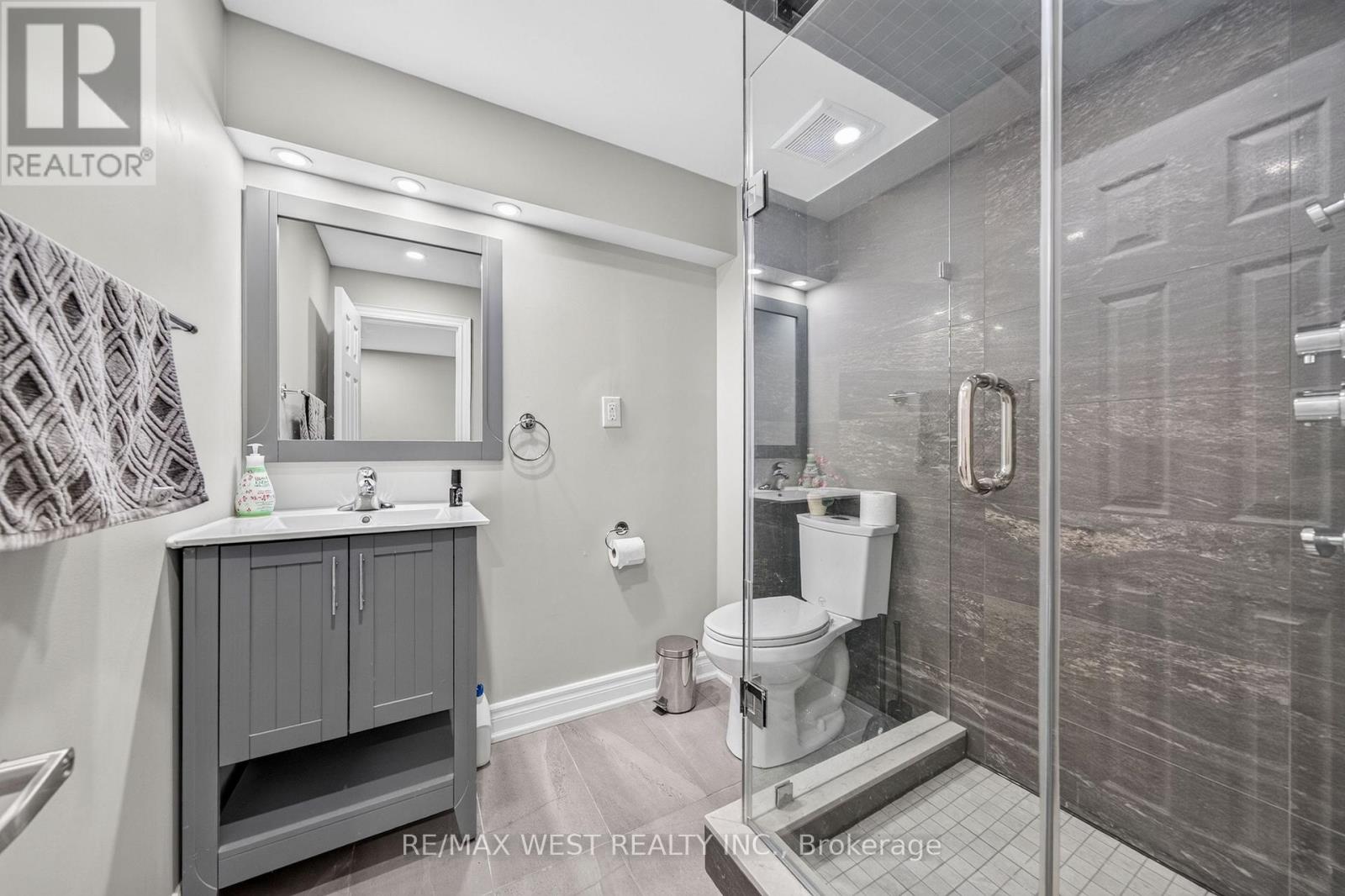 8 Calvados Crescent Property Photo 17