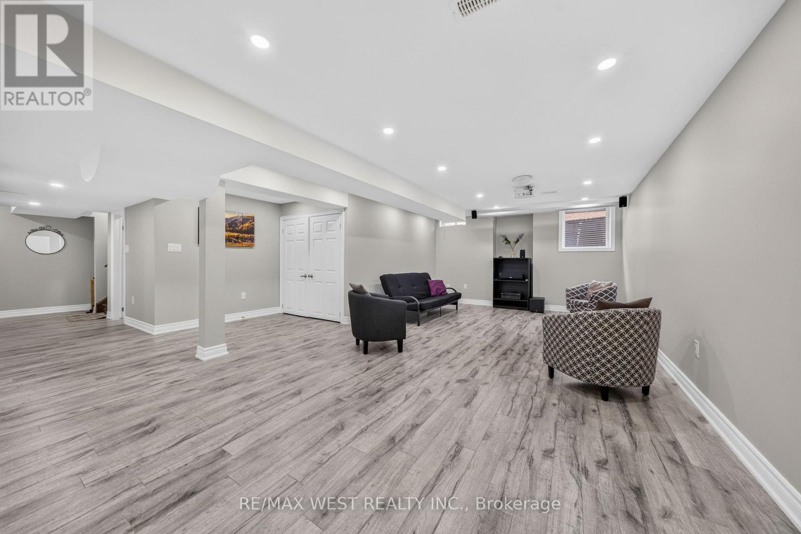 8 Calvados Crescent Property Photo 18