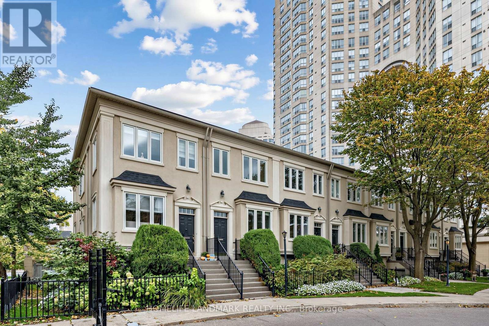 B - 2283 Lake Shore Boulevard W Property Photo 2