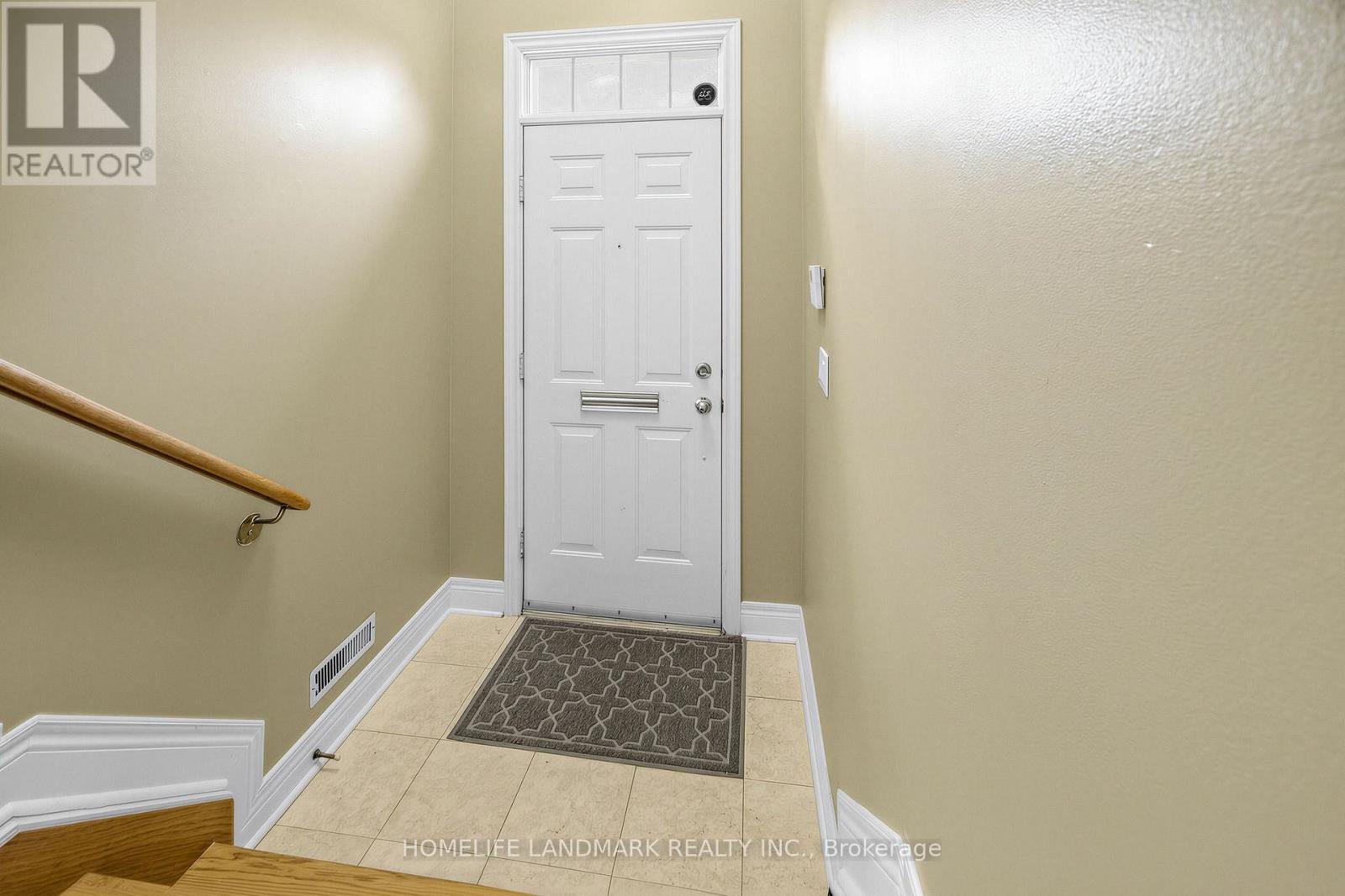 B - 2283 Lake Shore Boulevard W Property Photo 4