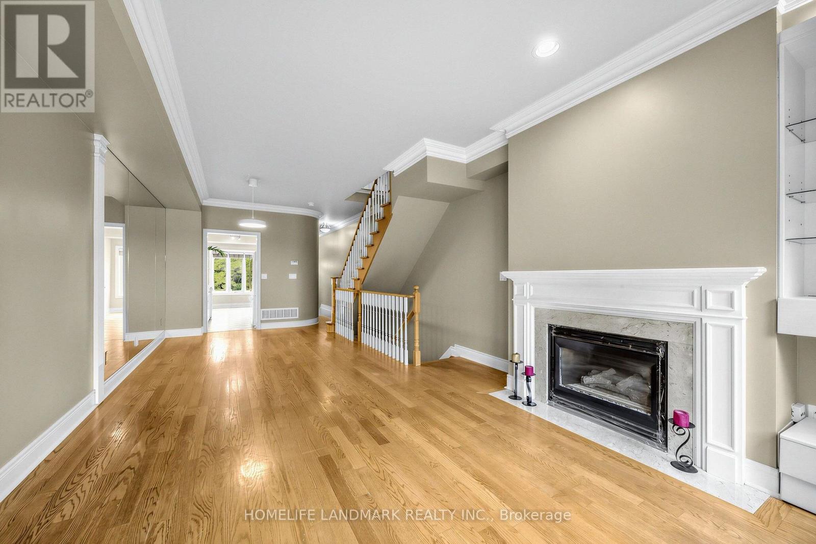 B - 2283 Lake Shore Boulevard W Property Photo 5