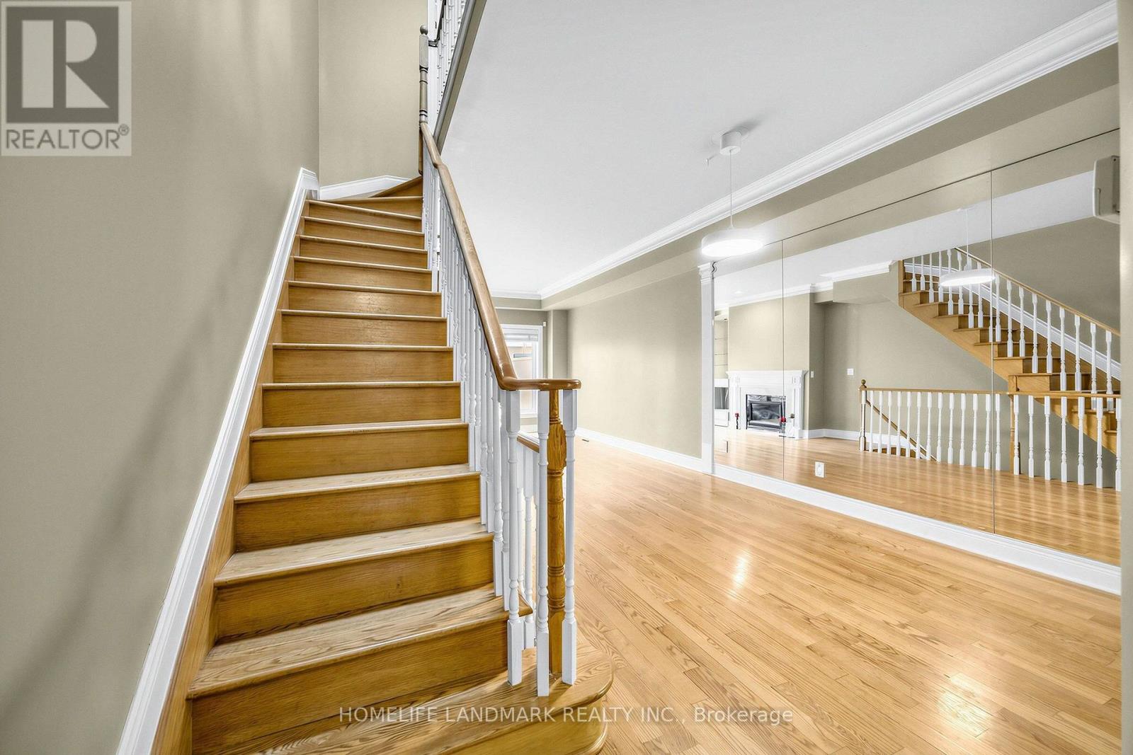 B - 2283 Lake Shore Boulevard W Property Photo 8