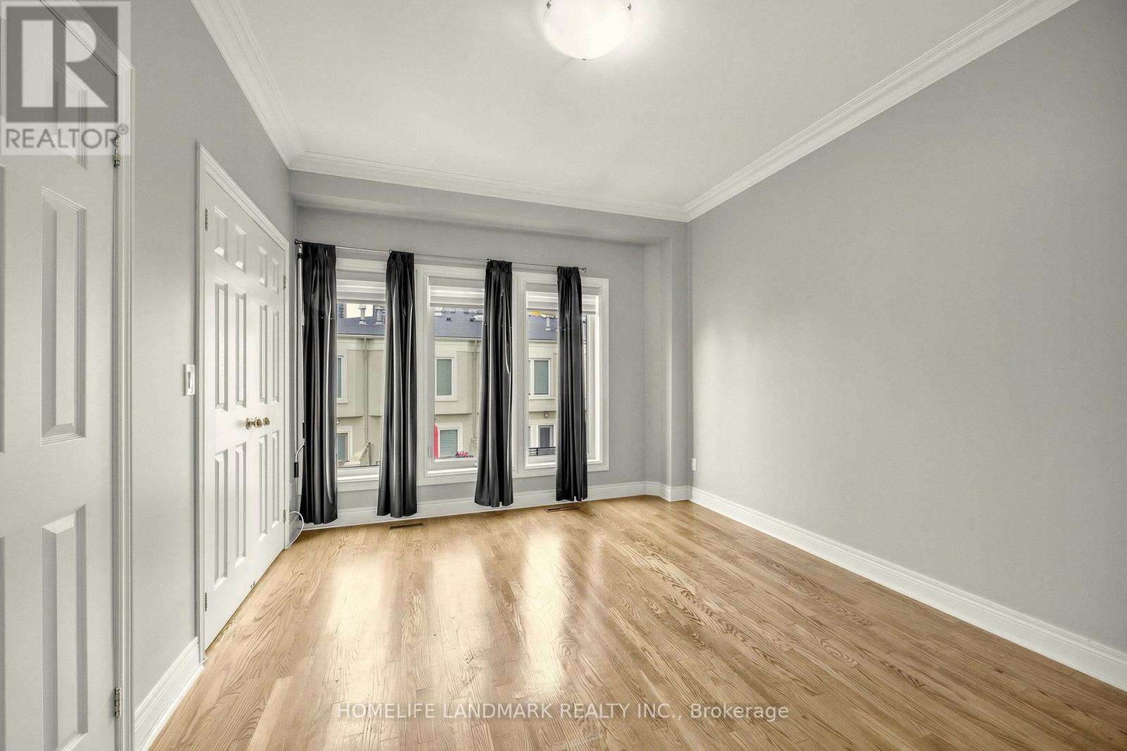 B - 2283 Lake Shore Boulevard W Property Photo 14