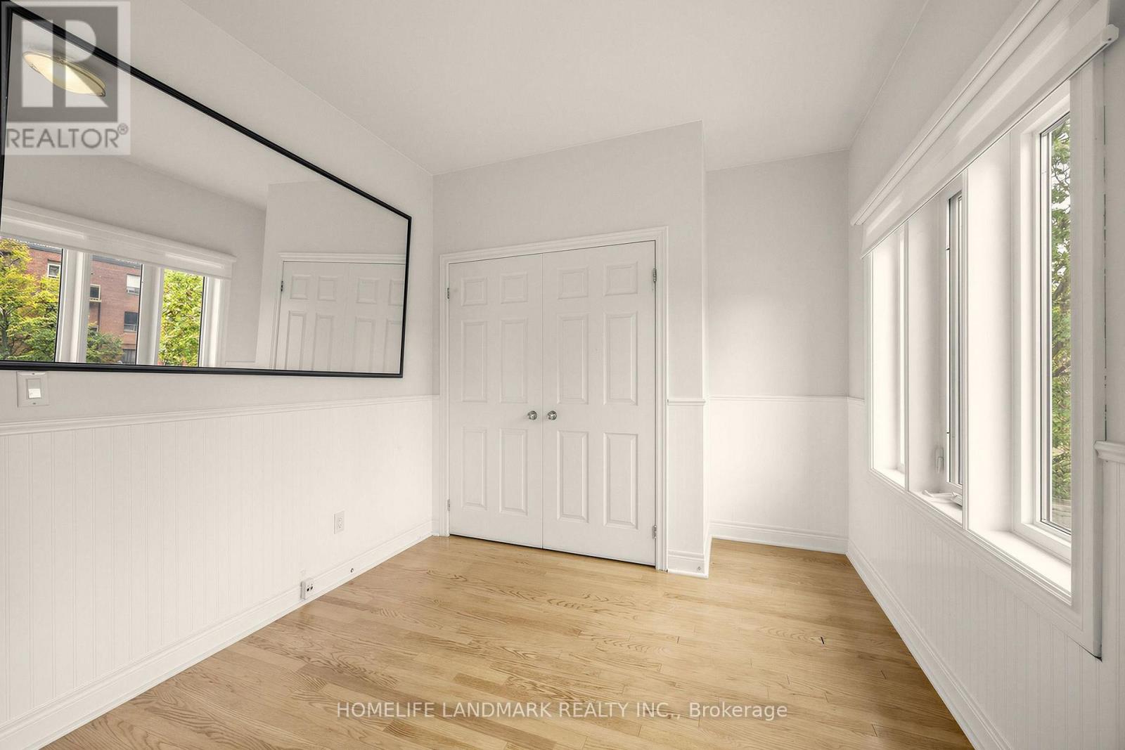B - 2283 Lake Shore Boulevard W Property Photo 18