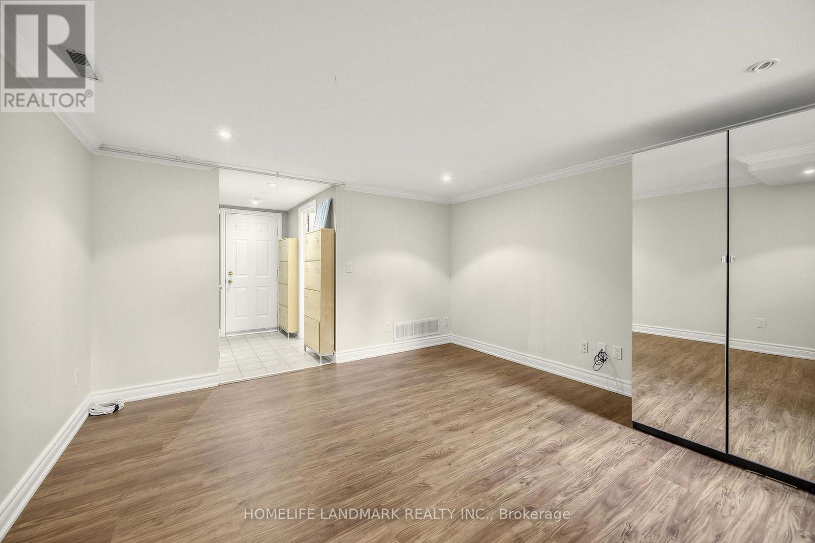 B - 2283 Lake Shore Boulevard W Property Photo 23