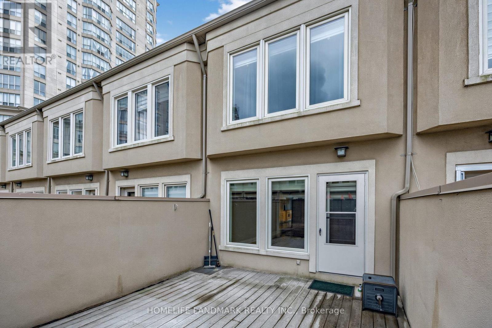 B - 2283 Lake Shore Boulevard W Property Photo 29