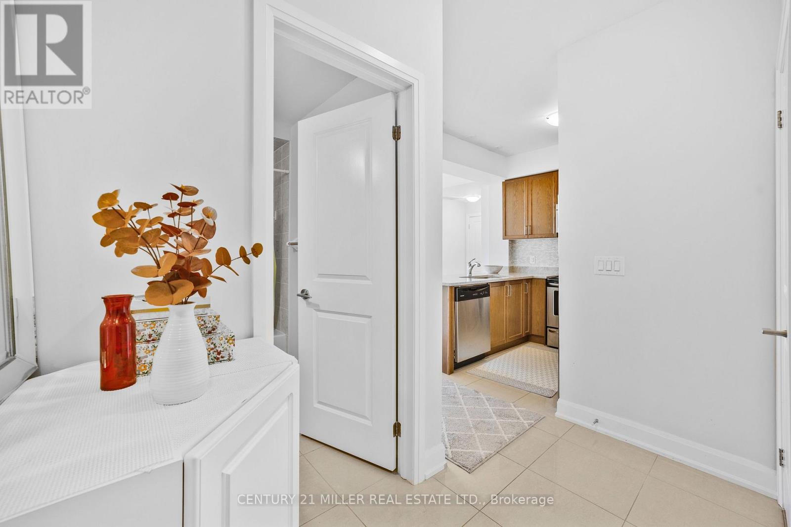 201 - 275 Roxton Road Property Photo 9
